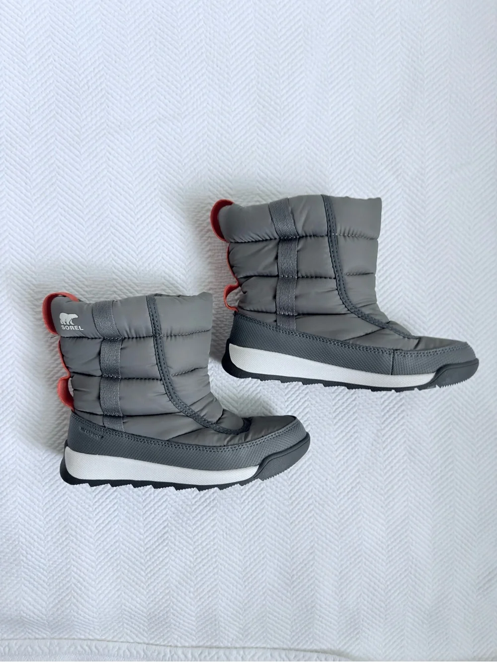 NWOT Sorel Kids Whitney II Puffy Mid Winter Boot in Gray, Size 13